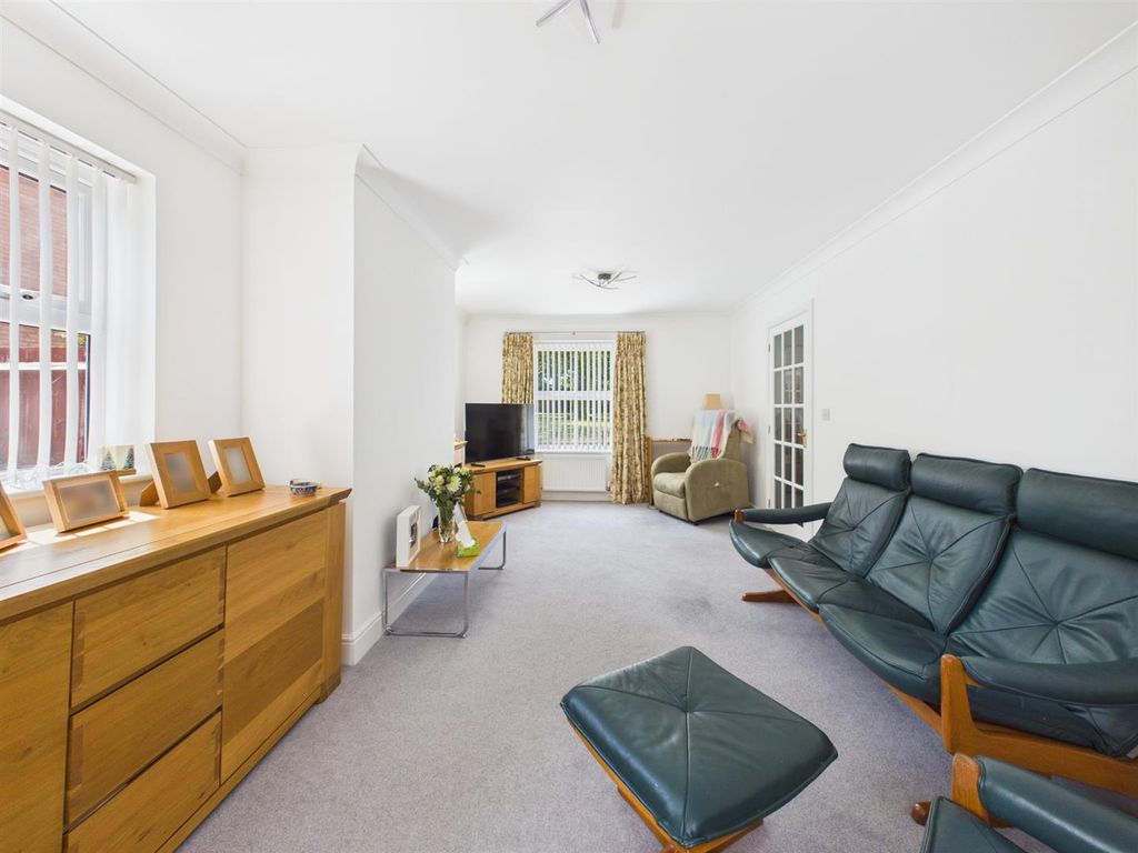 Property photo 2 of 25