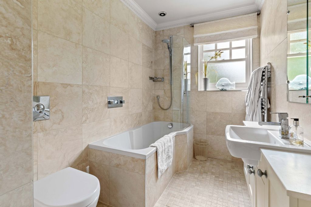 Additional image 50 of 6 bed detached house for saleGreenway, Hutton Mount, Brentwood CM13