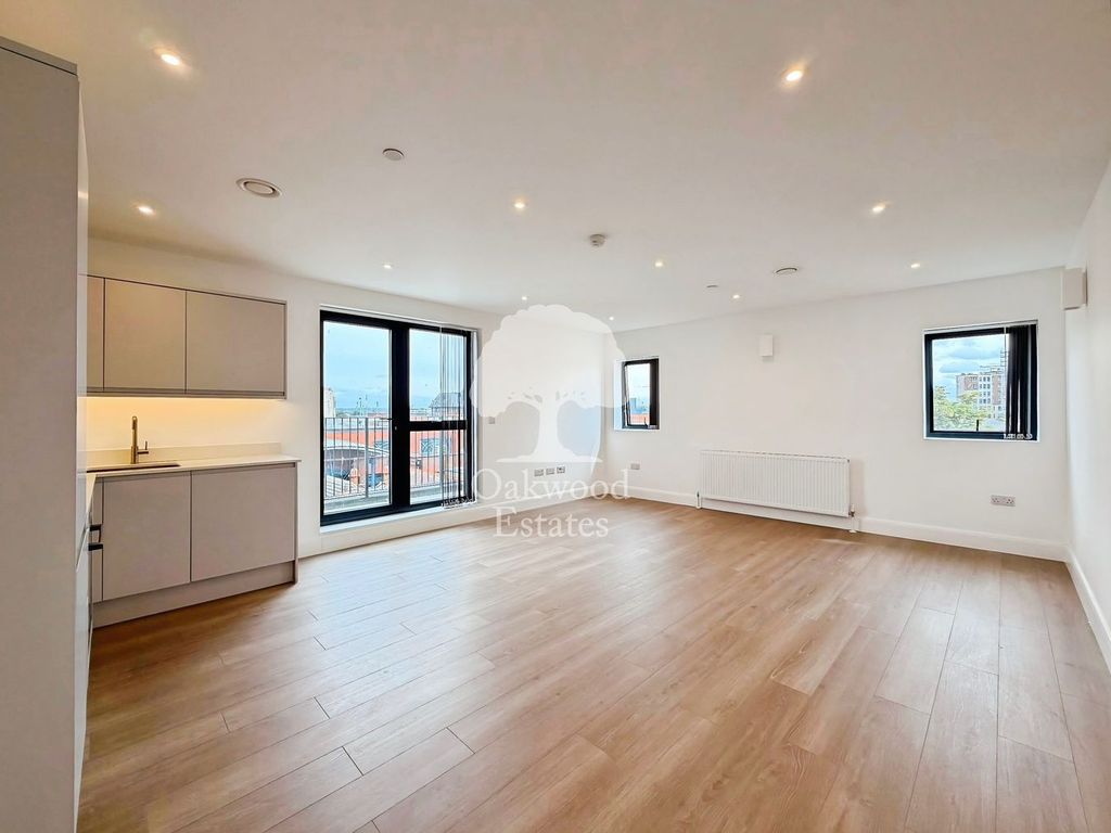 Property photo 1 of 10 Lounge