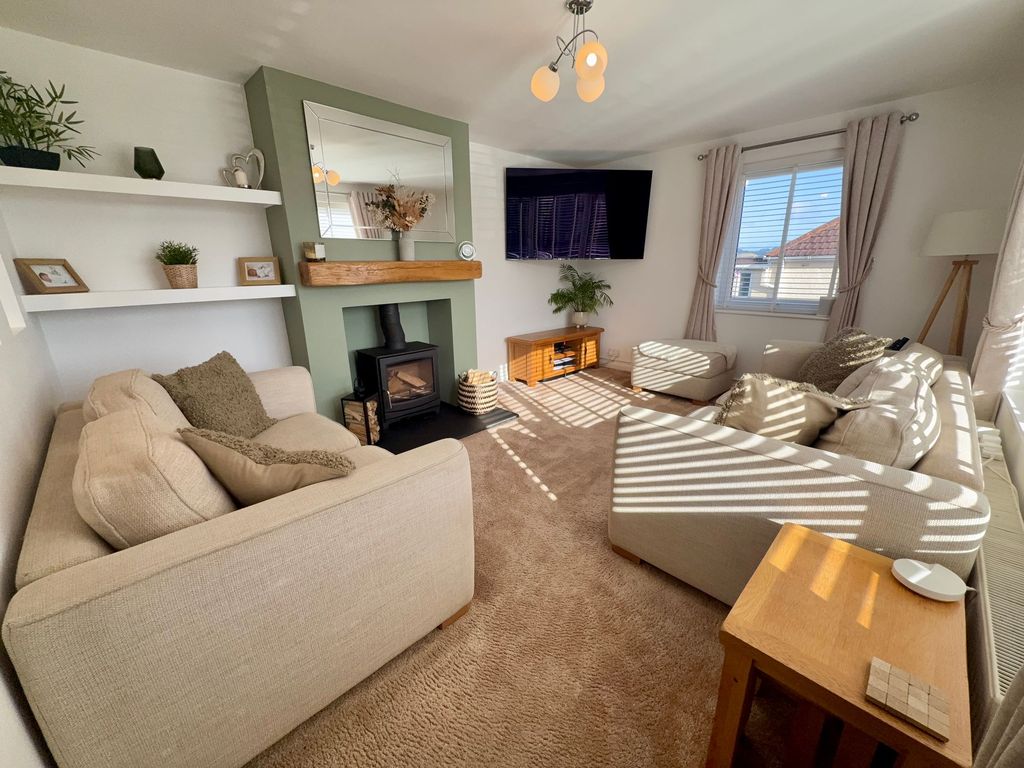 Property photo 3 of 37