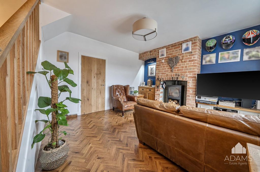 Property photo 3 of 19 Sitting Room