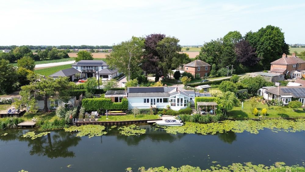 Property photo 2 of 22