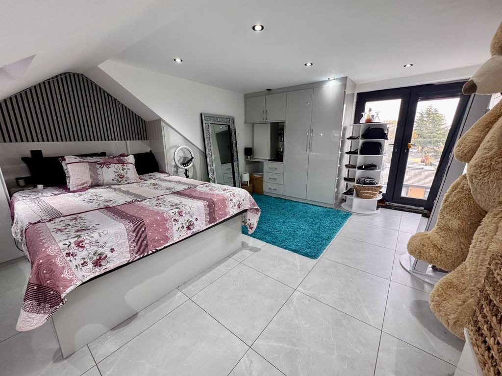 Additional image 16 of 4 bed semi-detached house for saleWeymouth Road, Hayes UB4
