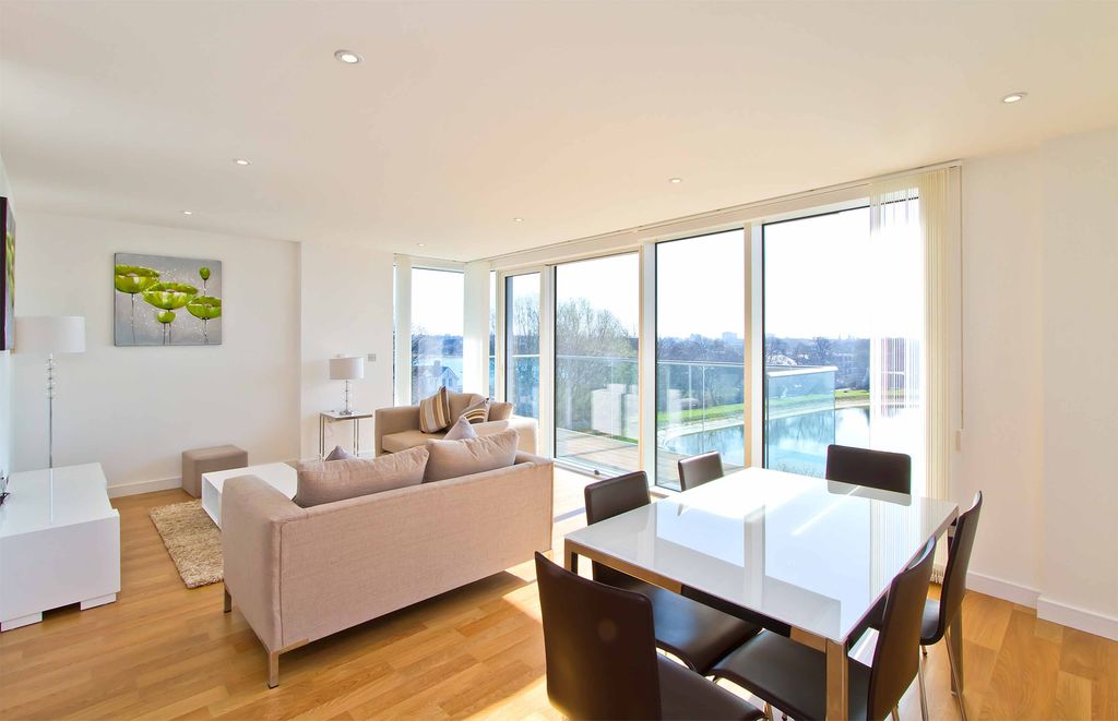 Property photo 1 of 10 Dining