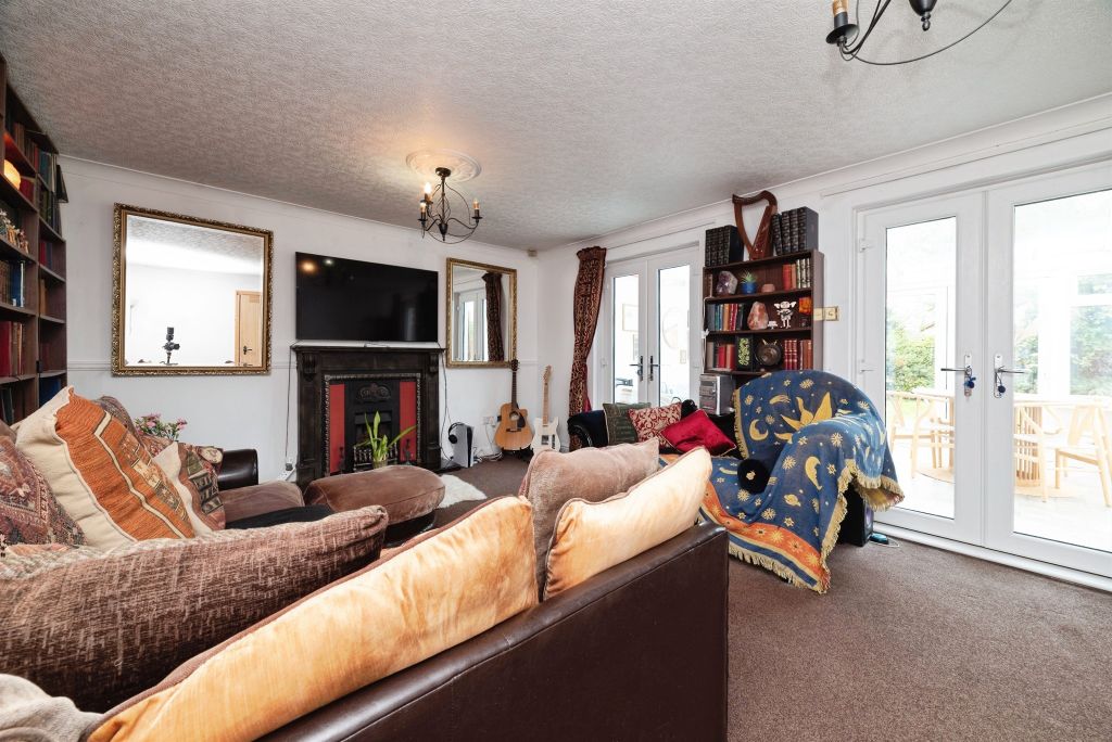 Property photo 2 of 22