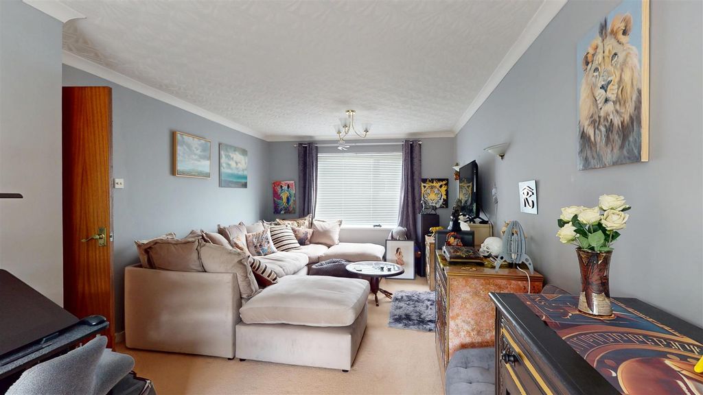 Property photo 2 of 14