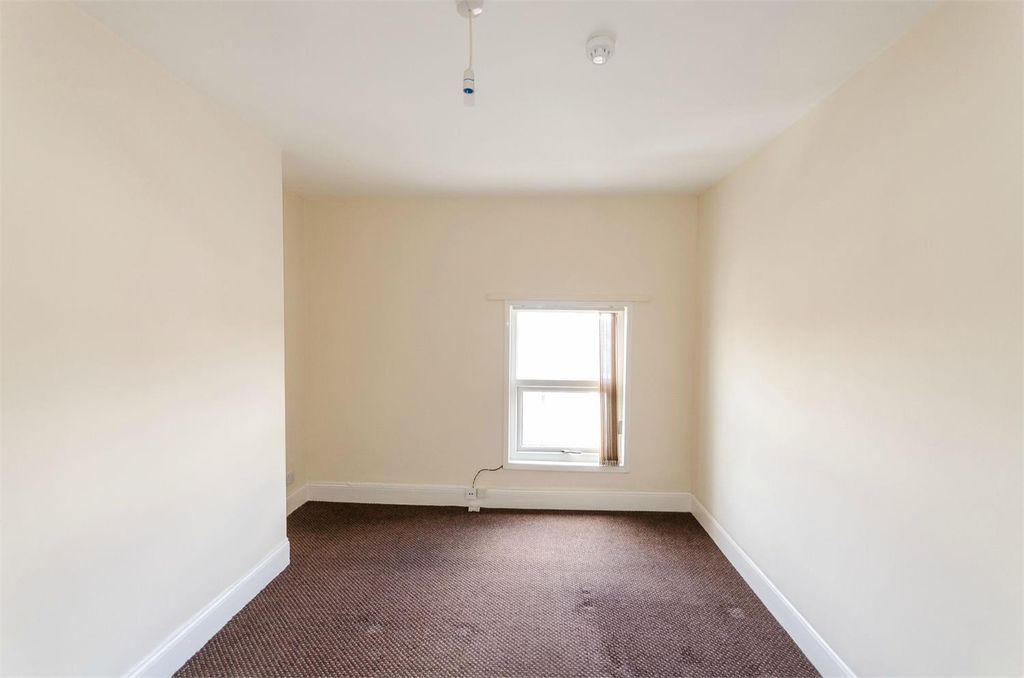 Property photo 3 of 8 3
