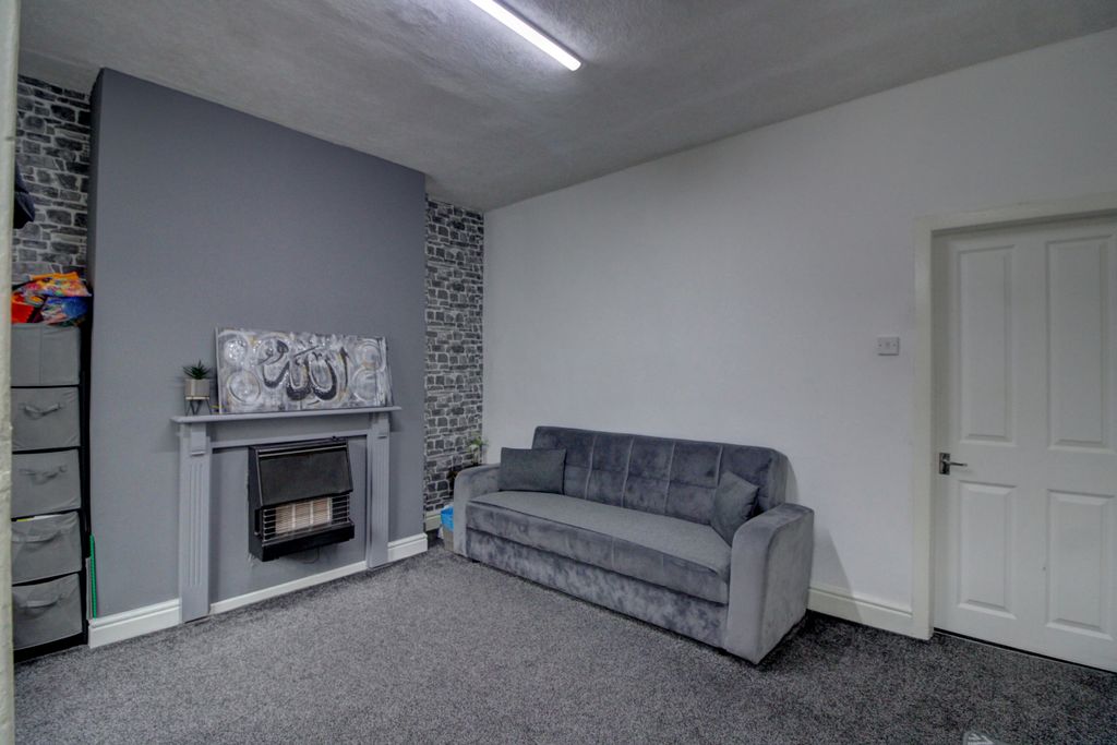 Property photo 3 of 17 3