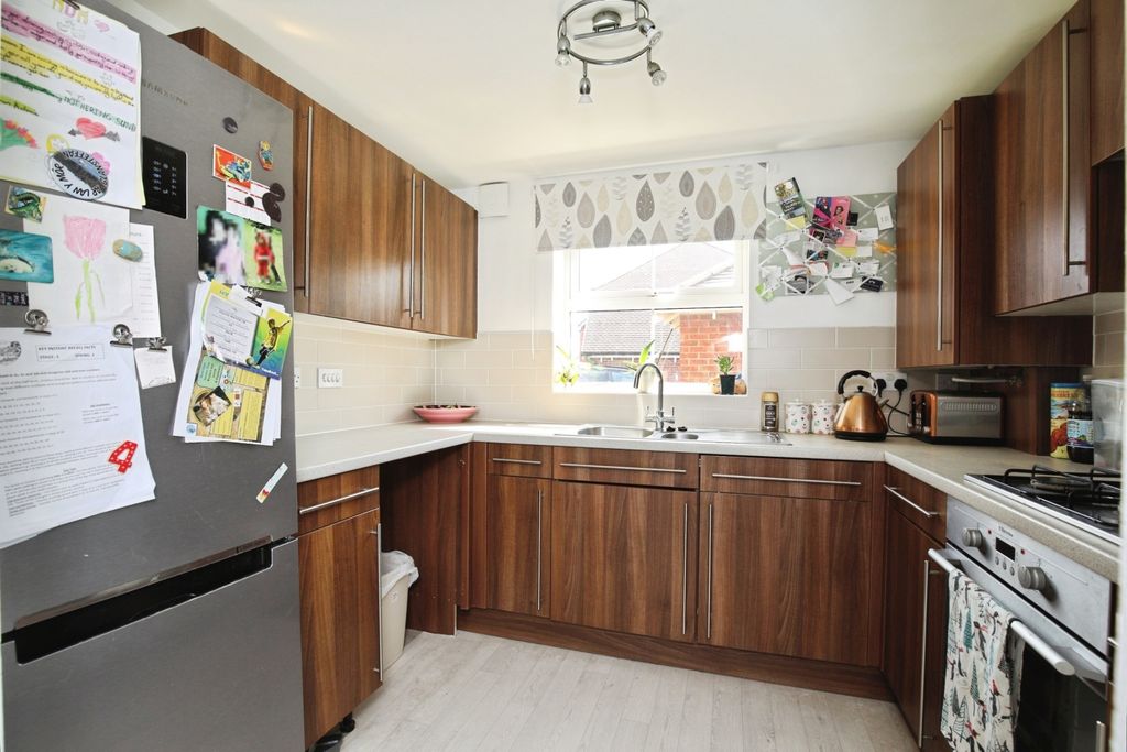 Property photo 3 of 10 Image 2