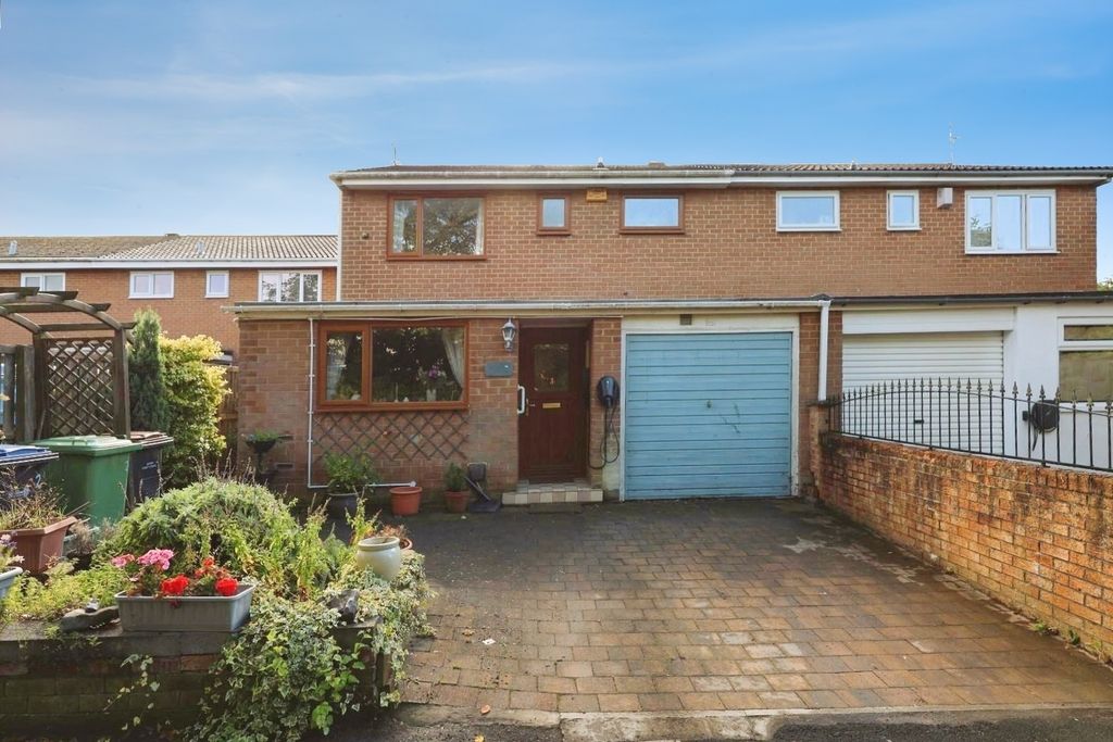 Property photo 1 of 18 Pbox-Img.Jpg