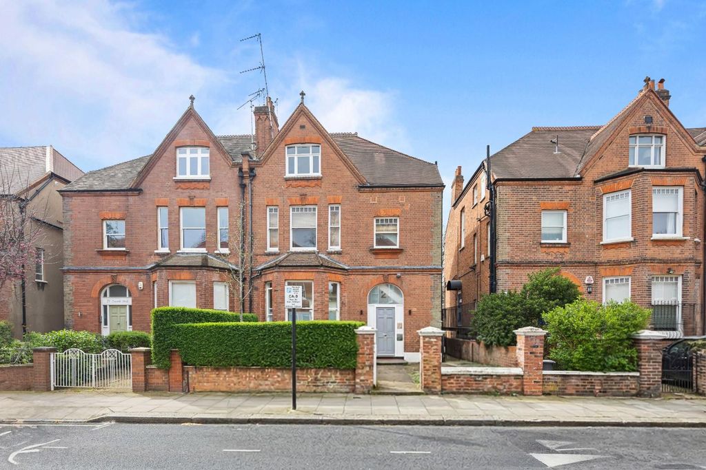 Property photo 3 of 8