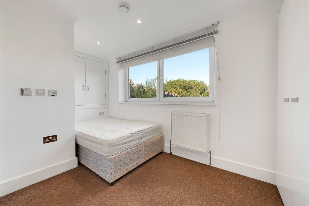Property photo 2 of 12 Picture No. 02