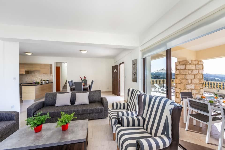 Property photo 3 of 19