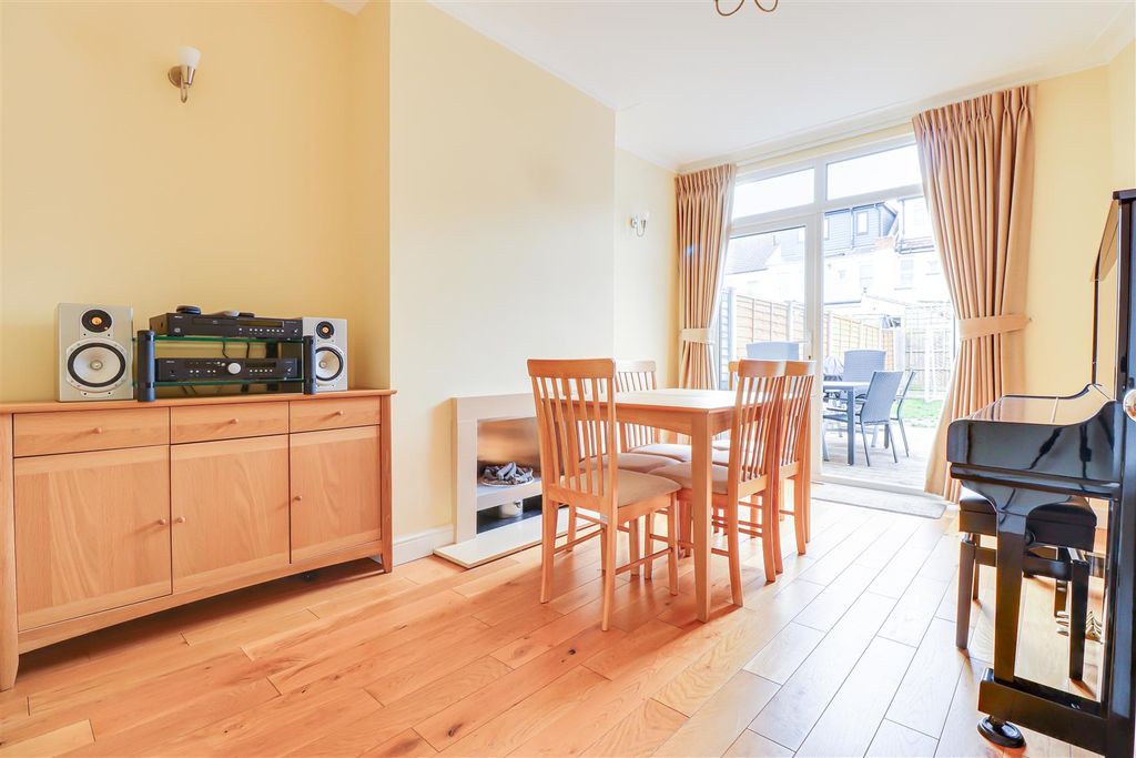 Property photo 3 of 24