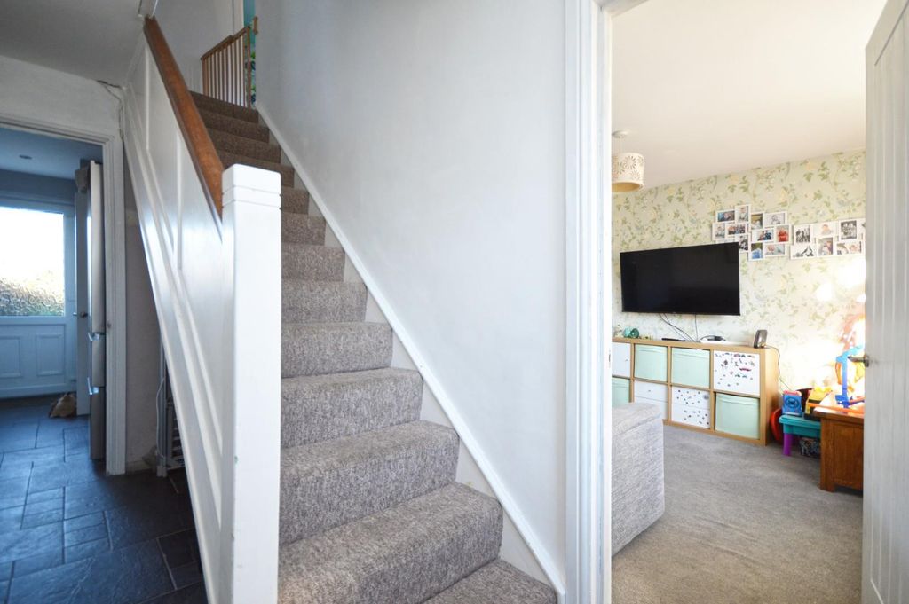 Property photo 2 of 15 Hallway