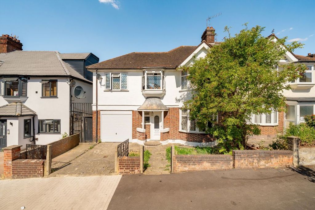 Property photo 1 of 8