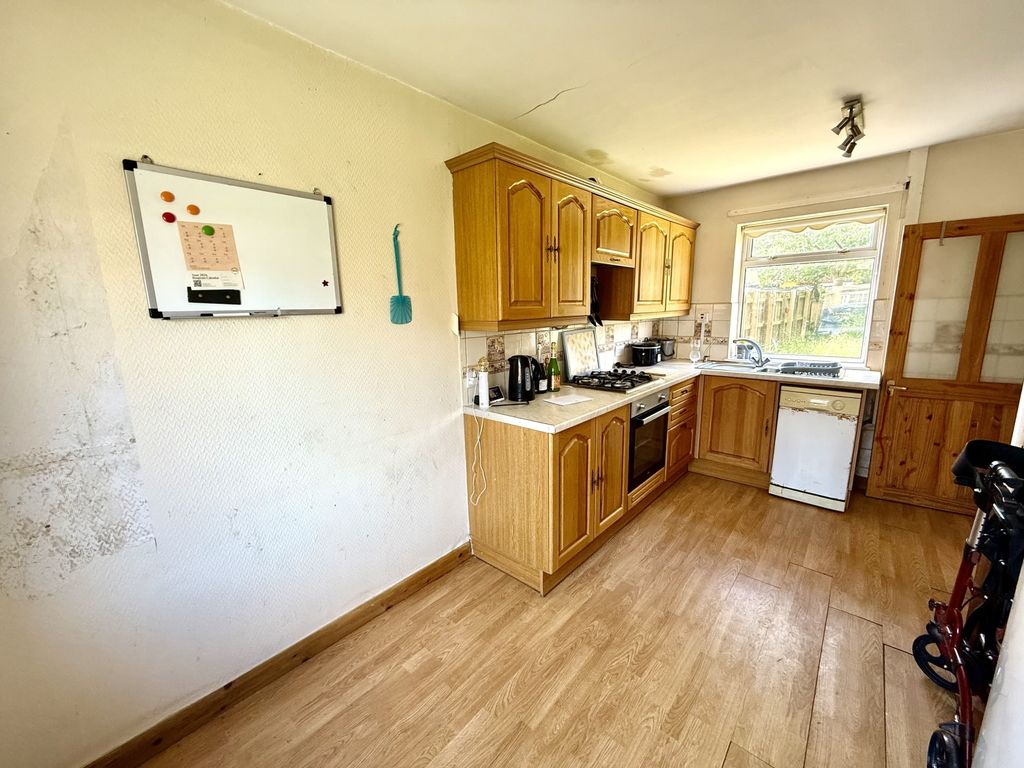 Property photo 3 of 6 Img_3698