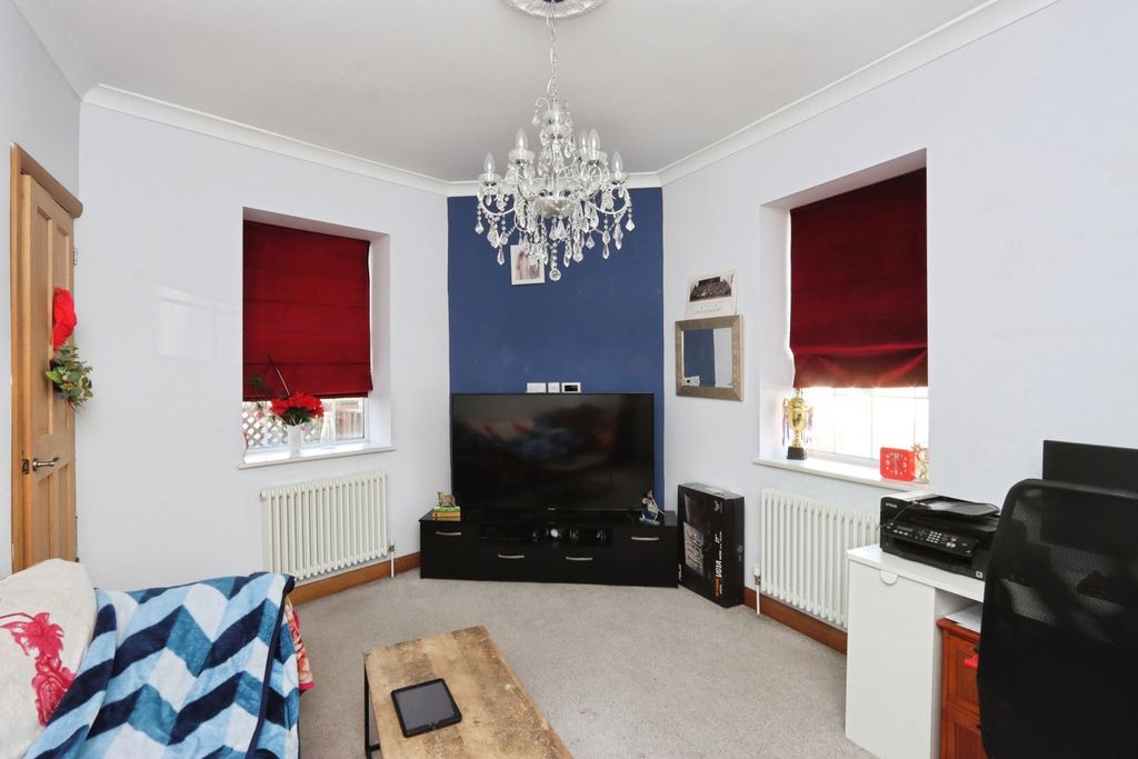 Property photo 3 of 15 Pbox-Img.Jpg