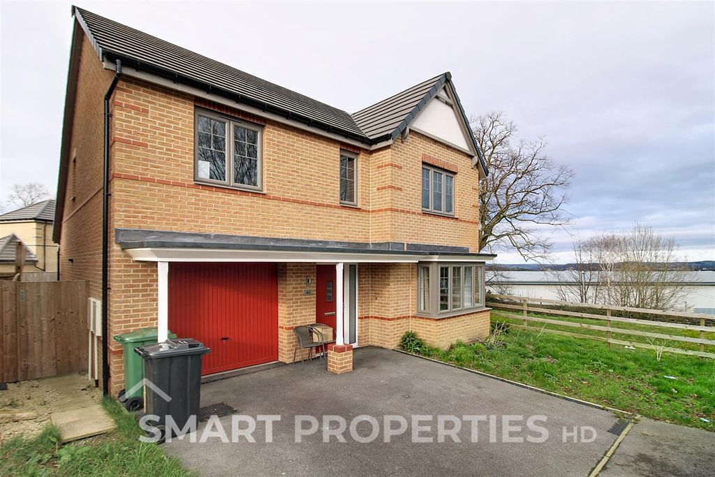 Property photo 3 of 19 Exterior