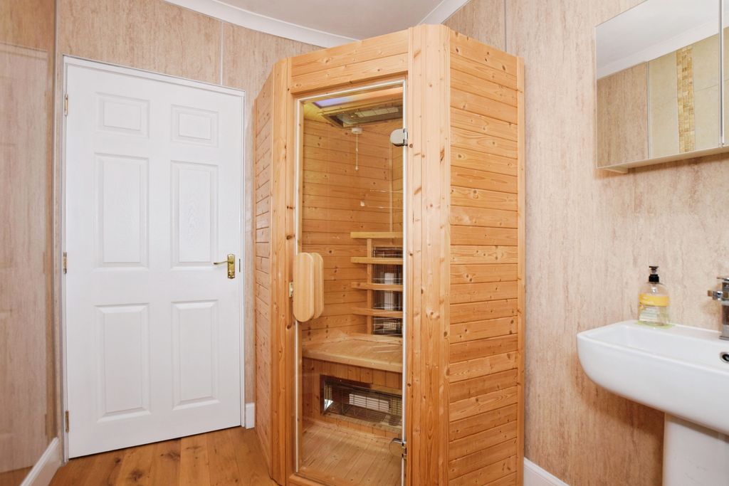 Additional image 7 of 3 bed maisonette for saleHigh Street, Perth PH1