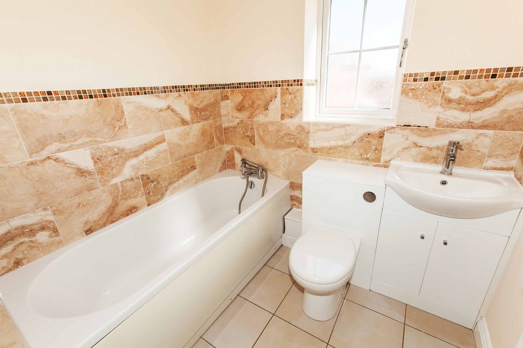 Property photo 3 of 25