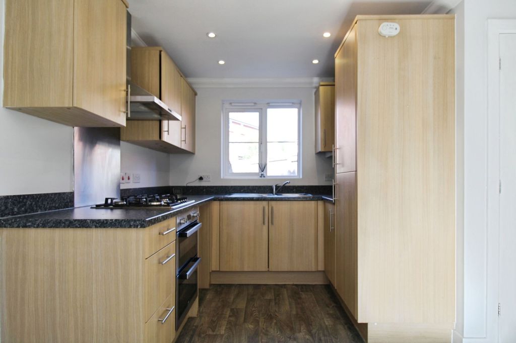Property photo 3 of 14 Kitchen