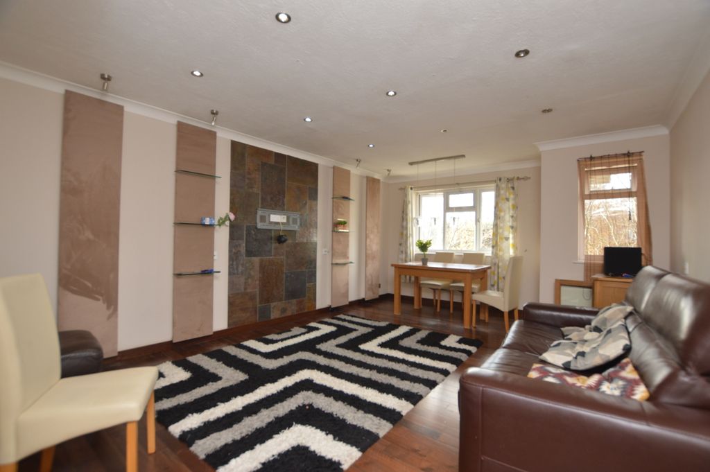 Property photo 3 of 8 Dsc_3169