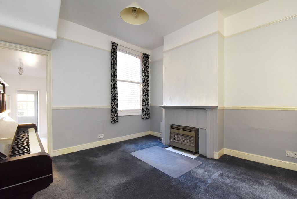 Property photo 3 of 10