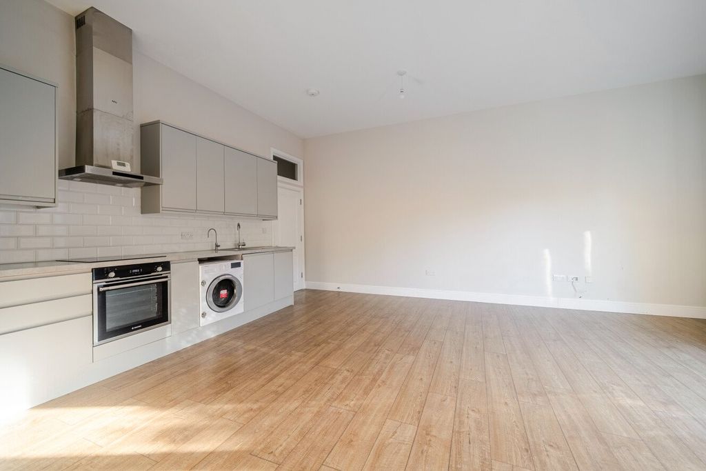 Property photo 2 of 10 Picture No. 05