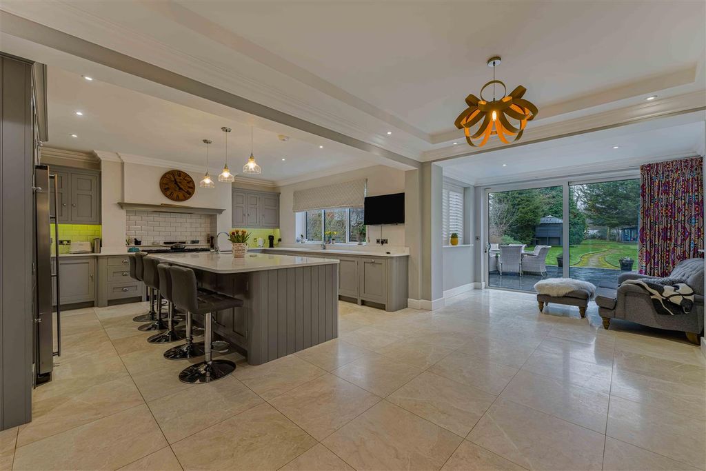 Property photo 3 of 30