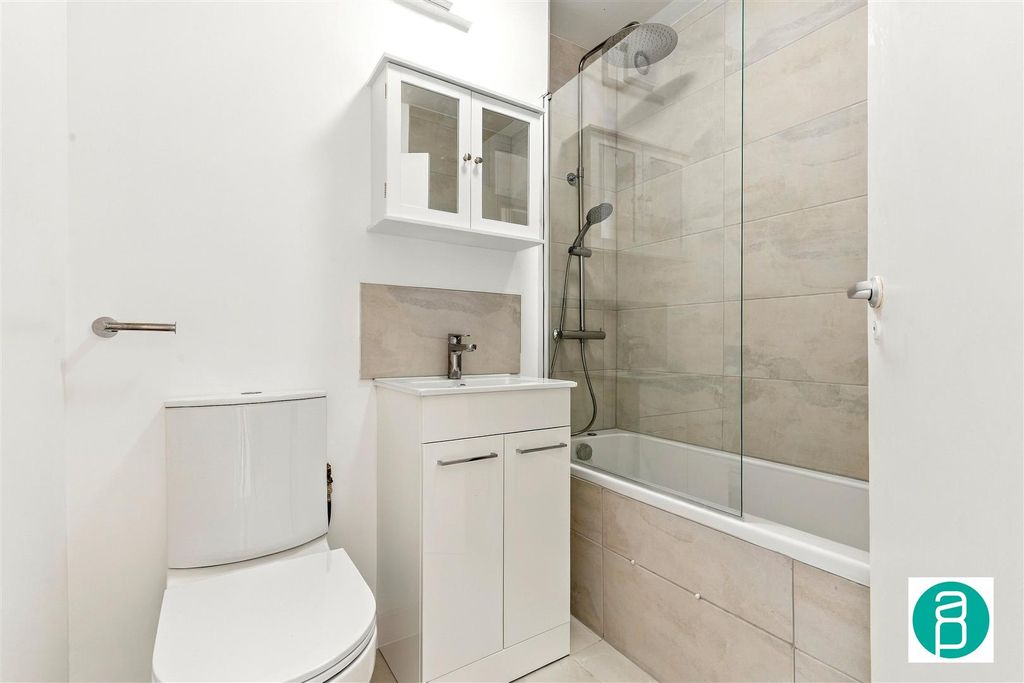 Property photo 3 of 8 Andrew_Purnell-175_Florence_Road__2_.Jpg