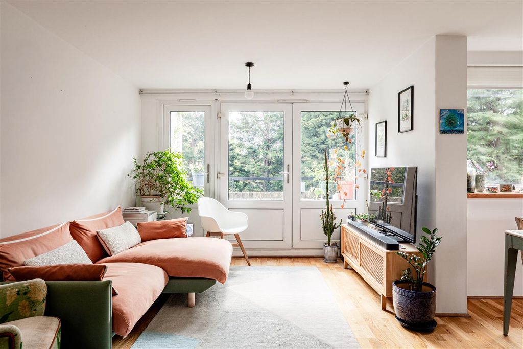 Property photo 2 of 14 Leo Court-5.Jpg