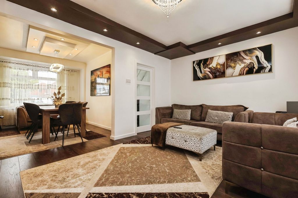 Property photo 3 of 28 Pbox-Img.Jpg
