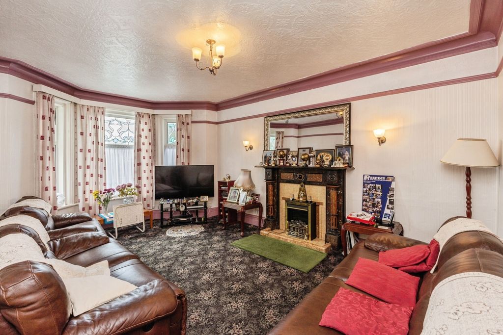 Property photo 2 of 19 Pbox-Img.Jpg