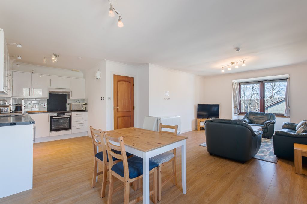 Property photo 2 of 9 Overview