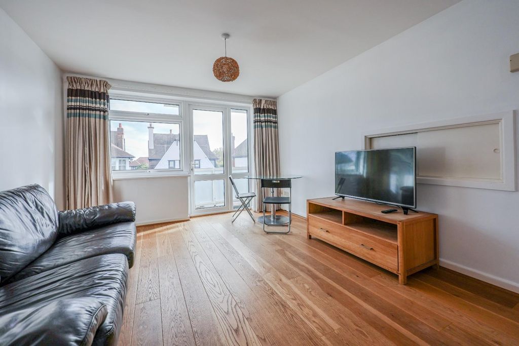 Property photo 3 of 13