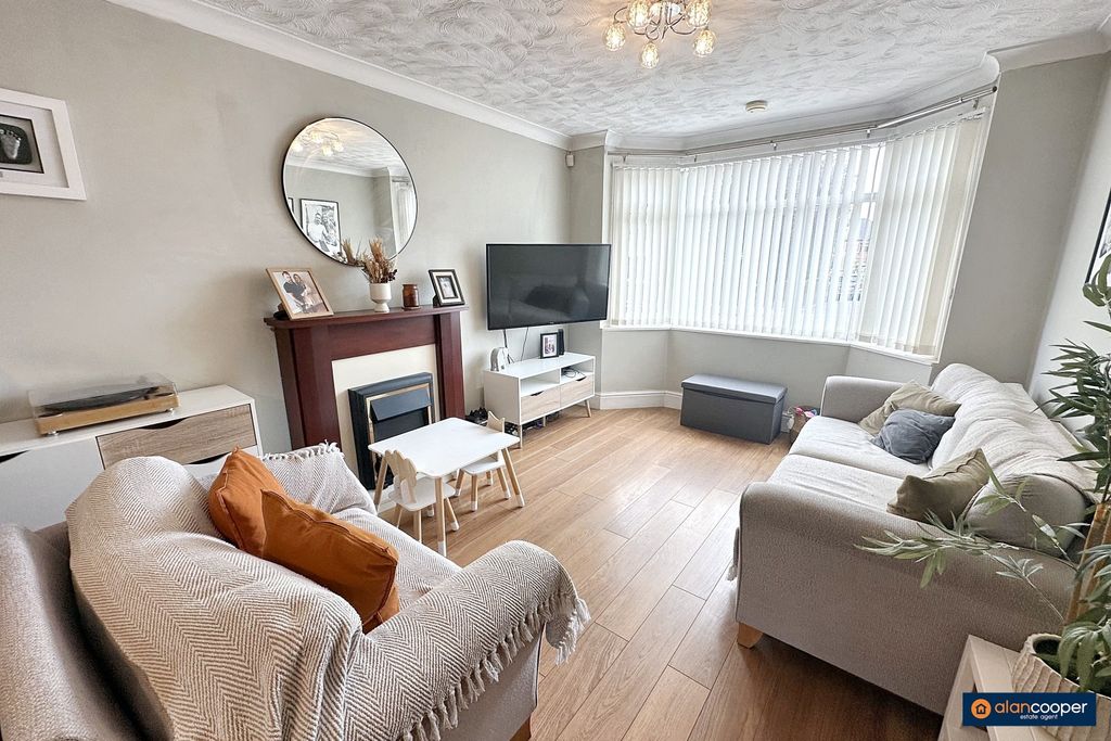 Property photo 2 of 16 4043414