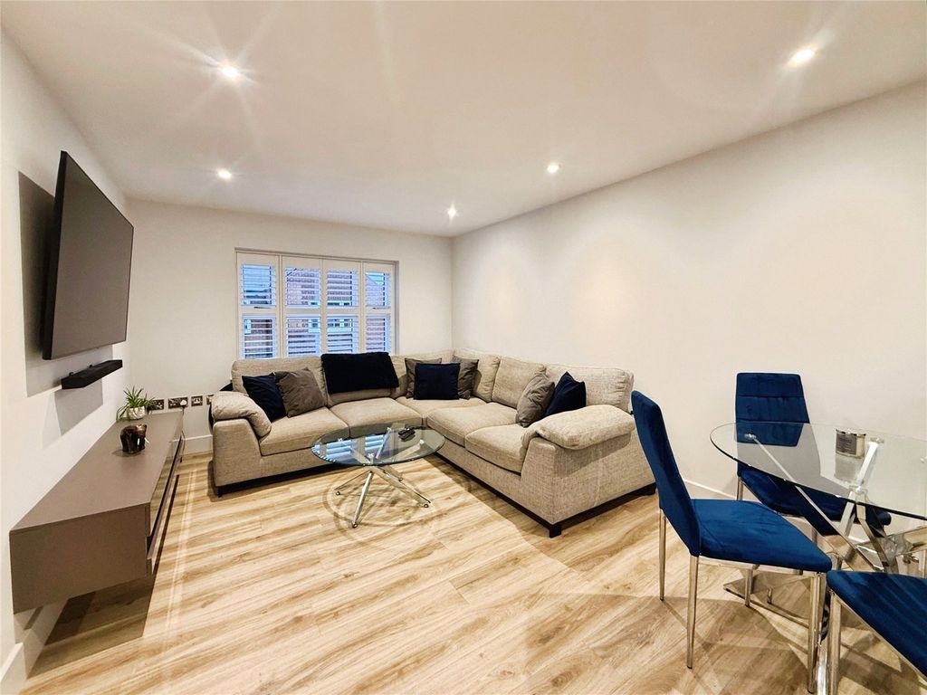 Property photo 2 of 19 Picture No. 13