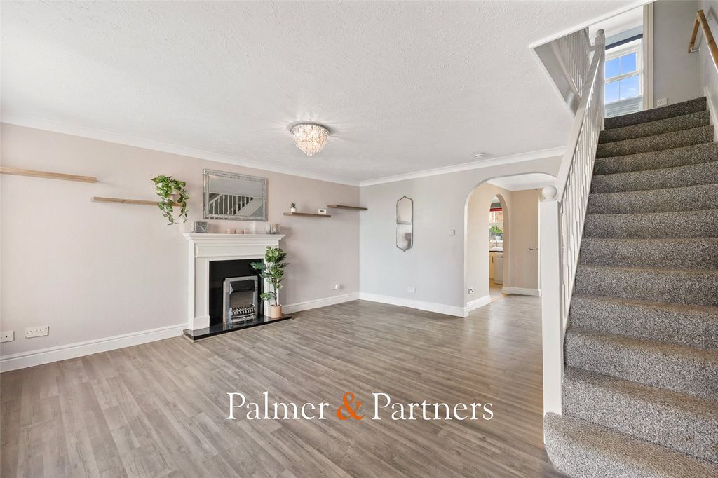 Property photo 2 of 21 Picture No. 15