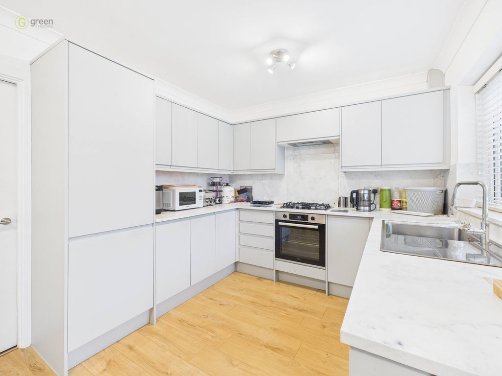 Property photo 3 of 20 Cam04425G0Pr0337Still007