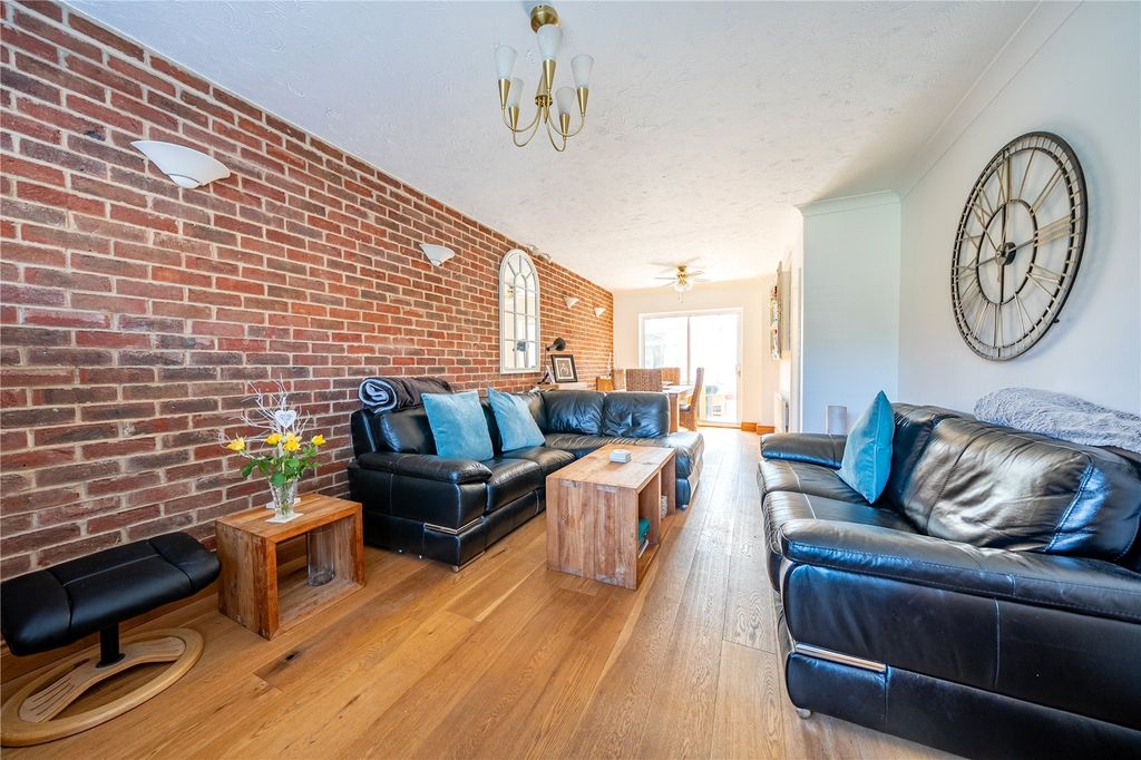 Property photo 1 of 25 Lounge Area