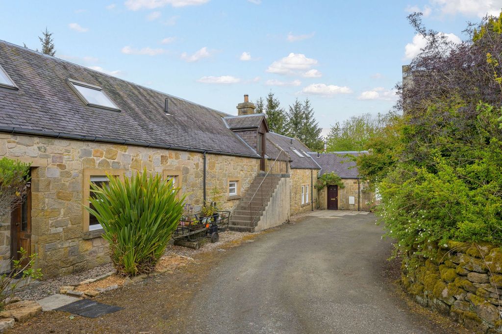 Property photo 2 of 47