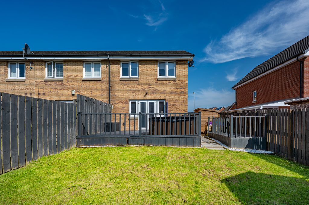 Property photo 2 of 30