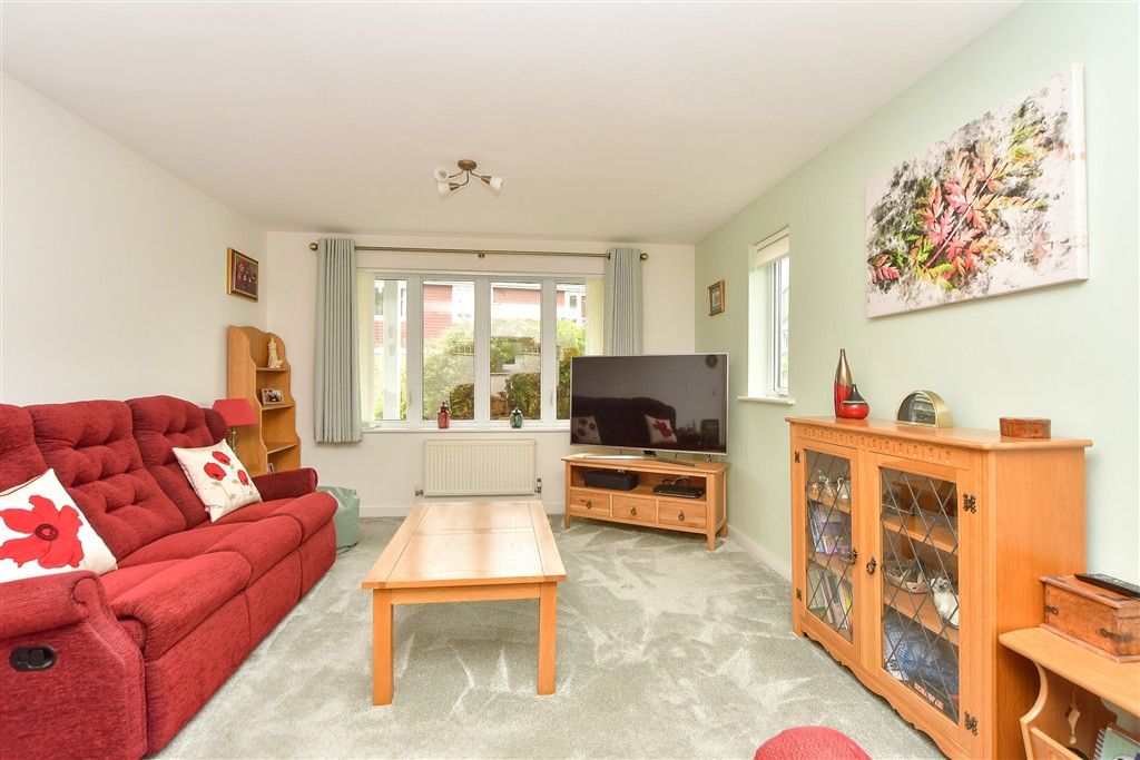 Property photo 2 of 12 Lounge