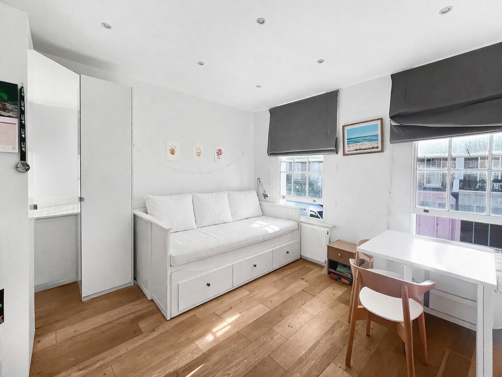 Property photo 2 of 5