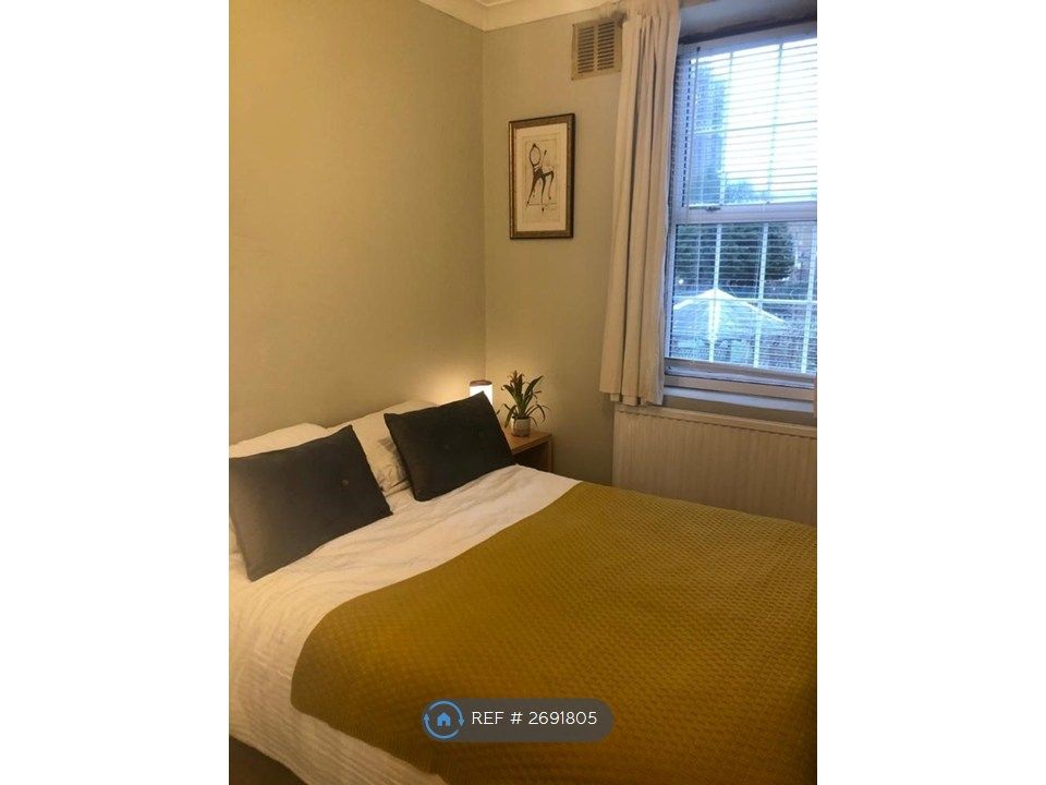 Property photo 3 of 21 Master Bedroom With Triple Wardrobe