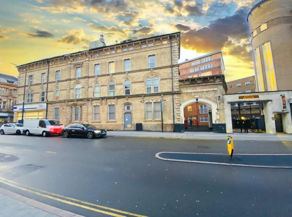 Property photo 1 of 18 Front External