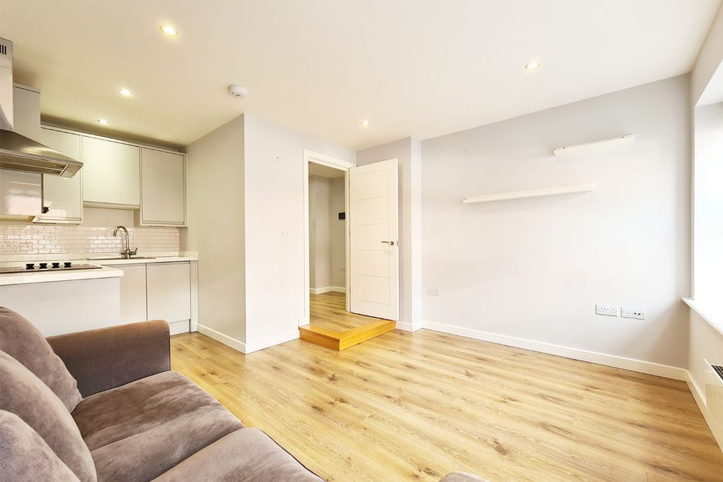 Property photo 2 of 6 1940763