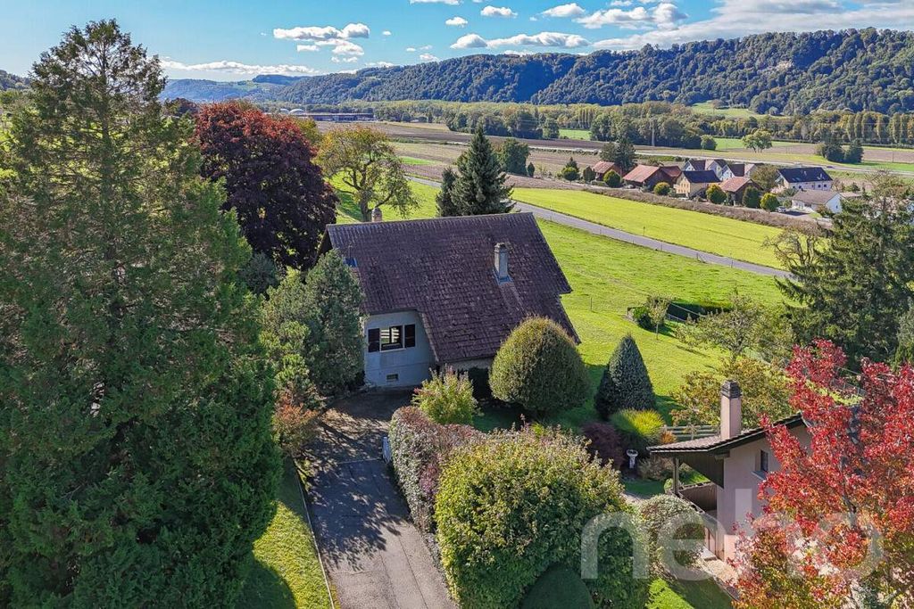 Property photo 2 of 12