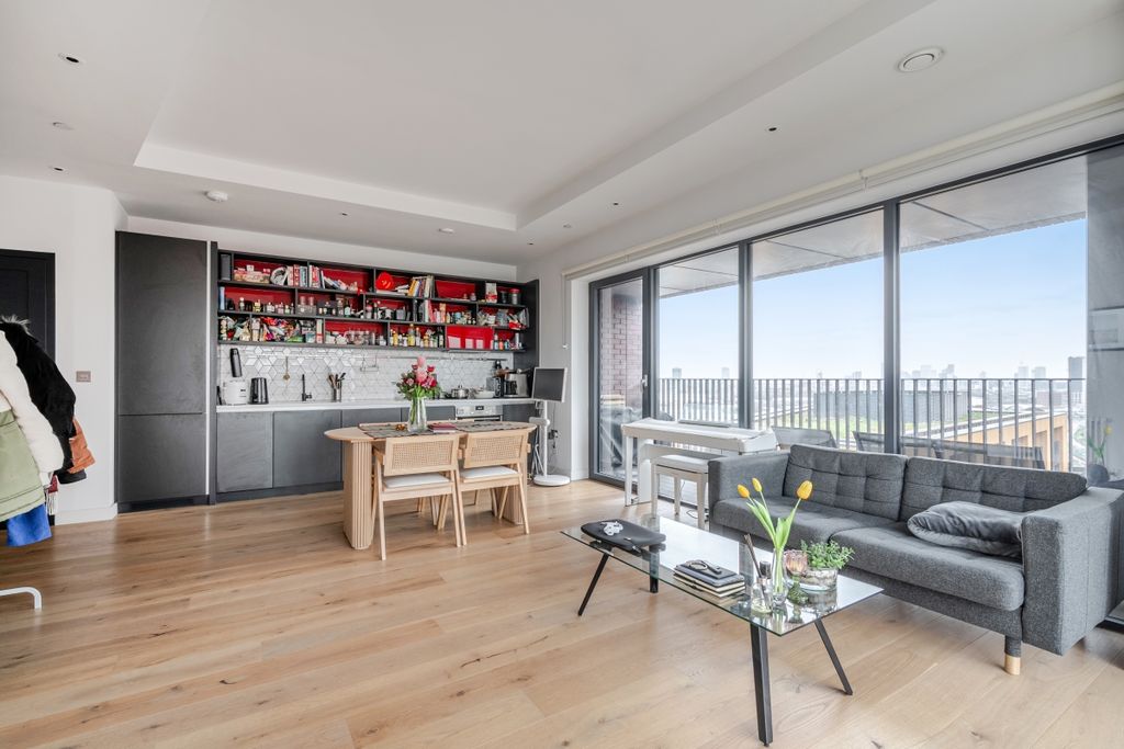 Property photo 3 of 10 1415704-7-6996177...